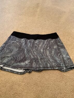 Lululemon Skirt. Sz. 12